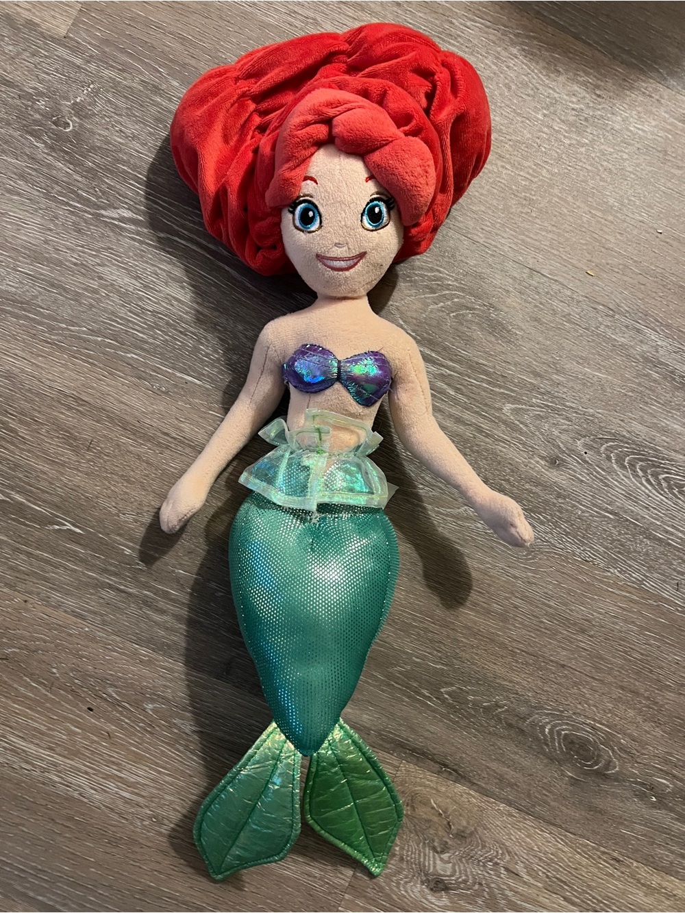 Disney Plush Trio - Ariel (Red/Green), Daisy (Purple/Yellow), Minnie (Red/Black) - Picture 4 of 6